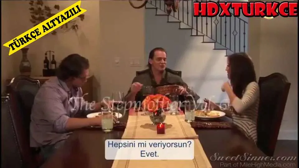 Annem sevgilimi götten sikerek nasıl mutlu edeceğimi öğretiyor